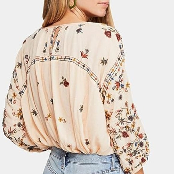 FREE PEOPLE Wild Flowers Embroidered Peasant Top Size XS Boho - Picture 2 of 3